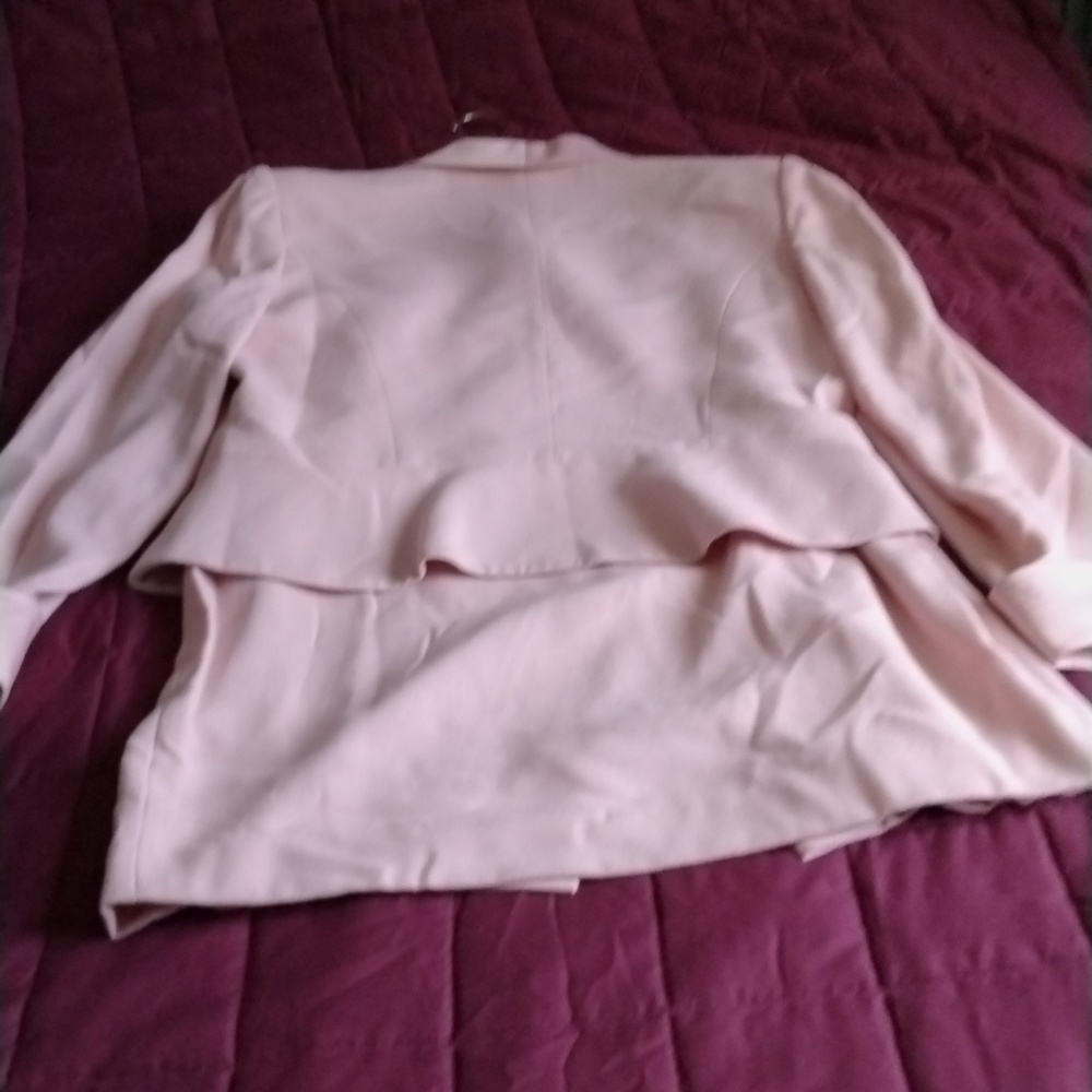 Spring suit - Picture 3 of 3